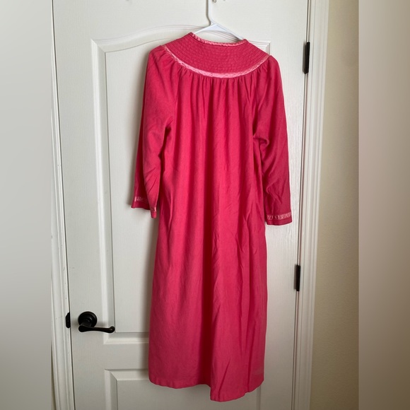 VINTAGE Ashley Ames Pink Robe size Medium - Picture 7 of 16